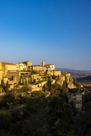 Foto de Gordes small medieval town in Provence, Luberon, Vaucluse, France - Imagen libre de derechos