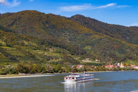 Téléchargez les photos : Schwallenbach sur le Danube, UNESCO, vallée de Wachau, Basse-Autriche, Autriche - en image libre de droit