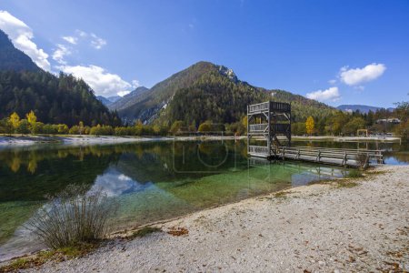 Foto de Jasna pond near Kranjska Gora, Triglavski national park, Slovenia - Imagen libre de derechos