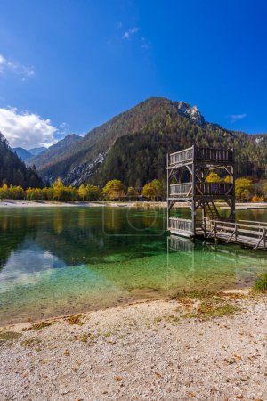 Téléchargez les photos : Jasna pond near Kranjska Gora, Triglavski national park, Slovenia - en image libre de droit