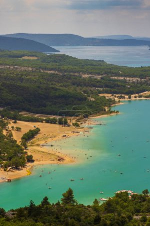 Foto de Lake of Sainte-Croix in Var department, Provence, France - Imagen libre de derechos