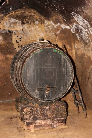 Téléchargez les photos : Intérieur de la cave à vin à Retz, Basse-Autriche, Autriche - en image libre de droit