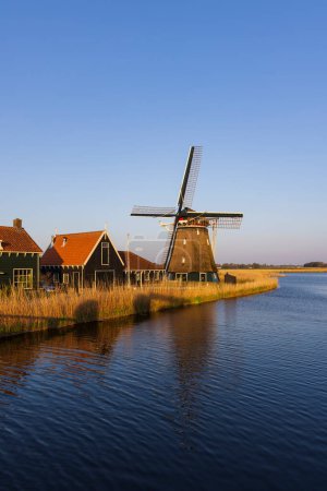 Foto de Otter windmill near Alkmaar, The Netherlands - Imagen libre de derechos