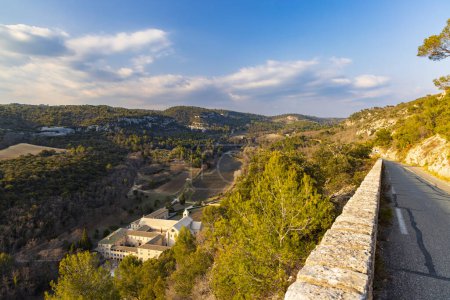 Téléchargez les photos : Abbaye de Senanque, Provence-Alpes-Cate d'Azur, France - en image libre de droit