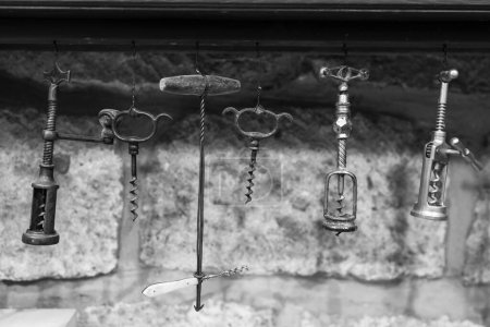 Téléchargez les photos : Collection de vieux tire-bouchon à Eger, Hongrie - en image libre de droit