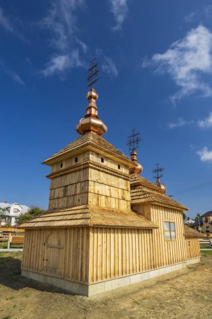 Téléchargez les photos : Modèle d'église en bois, Nizna Polianka, Slovaquie - en image libre de droit