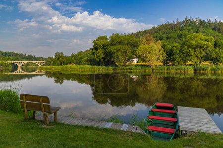 Téléchargez les photos : Berounka river in Zvikovec, Middle Bohemia, Czech Republic - en image libre de droit