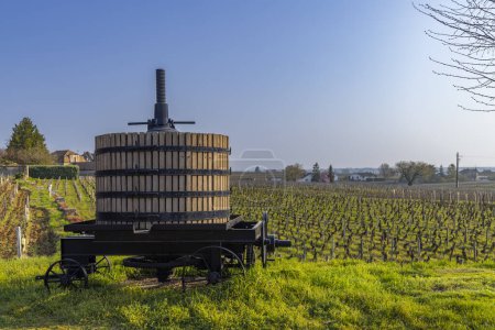 Foto de Old wine press near Vougeot, Cote de Nuits, Borgoña, Francia - Imagen libre de derechos