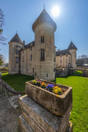 Téléchargez les photos : Château de Savigny-les-Beaune, Côte de Nuits, Bourgogne, France - en image libre de droit