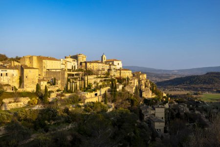 Foto de Gordes small medieval town in Provence, Luberon, Vaucluse, France - Imagen libre de derechos