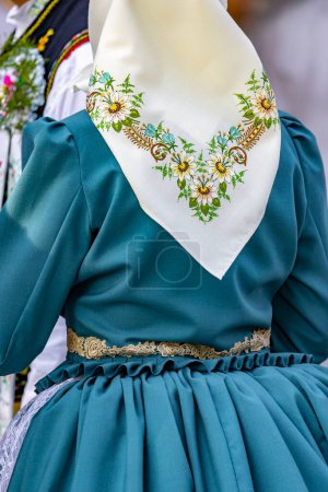 Téléchargez les photos : Détail du costume folklorique, Rakvice, Moravie du Sud, République tchèque - en image libre de droit