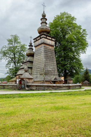 Foto de Iglesia de San Paraskevi, sitio de la UNESCO, Kwiaton, Voivodato de Polonia Menor, Polonia - Imagen libre de derechos