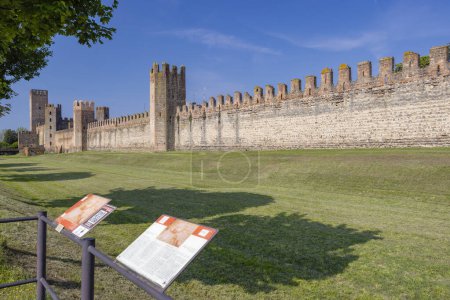 Téléchargez les photos : Murs anciens de Montagnana, province de Padoue, Vénétie, Italie - en image libre de droit