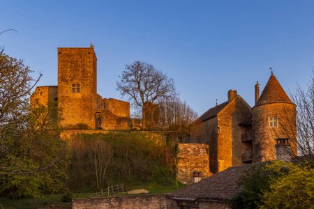Téléchargez les photos : Château de Brancion, Martailly-les-Brancion, Bourgogne, France - en image libre de droit
