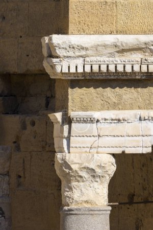 Téléchargez les photos : Amphithéâtre romain, Orange, patrimoine mondial de l'UNESCO, Provence, France - en image libre de droit