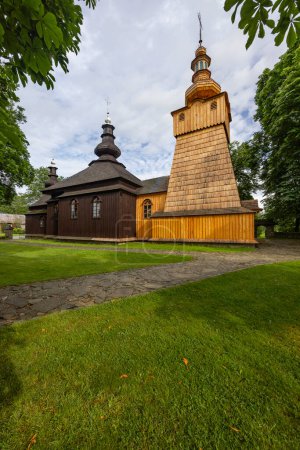Foto de Iglesia gótica de madera de San Miguel Arcángel, Brunario, Polonia Menor Voivodato, Polonia - Imagen libre de derechos