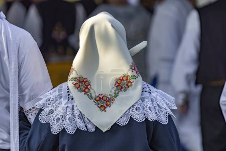 Téléchargez les photos : Détail du costume folklorique, Rakvice, Moravie du Sud, République tchèque - en image libre de droit
