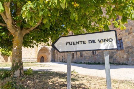 Téléchargez les photos : Vignoble Irache, Route de Saint Jacques de Compostelle, Navarre, Espagne - en image libre de droit