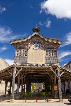 Téléchargez les photos : Halle de Gontaud-de-Nogaret construite en 1580, Gontaud-de-Nogaret, Nouvelle-Aquitaine, France - en image libre de droit