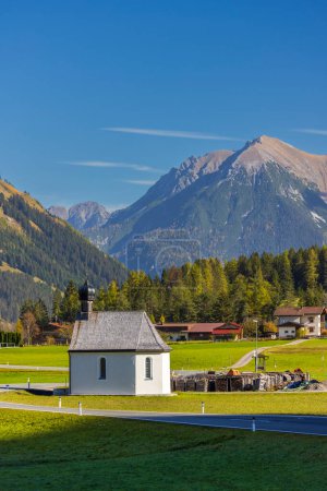 Téléchargez les photos : Antoniuskapelle near Bach and Dorf, Reutte district, Tyrol, Austria - en image libre de droit