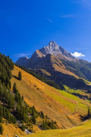 Foto de Paisajes cerca de Kalbelesee, Hochtann Mountain Pass, Warth, Vorarlberg, Austria - Imagen libre de derechos