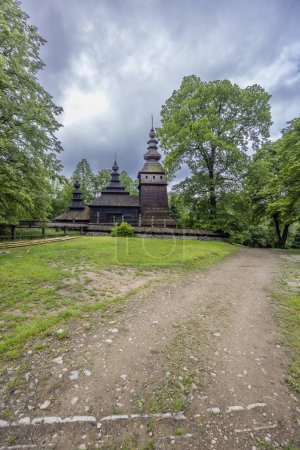 Téléchargez les photos : Église des Saints Cosmas et Damian à Kotan, Voïvodie des Subcarpates, Pologne - en image libre de droit