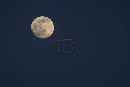 Foto de Luna llena en el cielo - Imagen libre de derechos