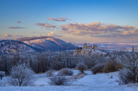 Paisaje invernal cerca de Mikulov, región de Palava, sur de Moravia, República Checa