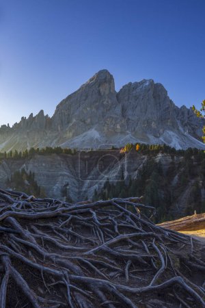 Téléchargez les photos : Peitlerkofel Mountain, Dolomiti near San Martin De Tor, South Tyrol, Italy - en image libre de droit