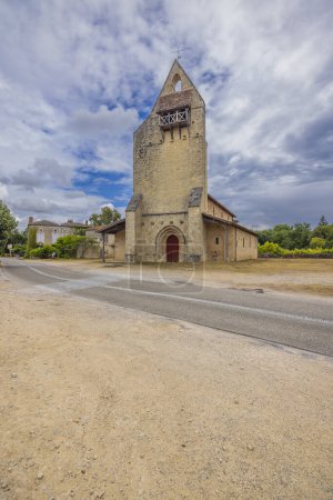 Téléchargez les photos : Eglise Saint-André de Lucmau, département de la Gironde, Aquitaine, France - en image libre de droit