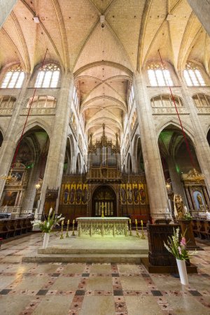 Foto de Interior de la catedral de Sainte-Marie en Auch, departamento de Gers, Occitanie, Francia - Imagen libre de derechos