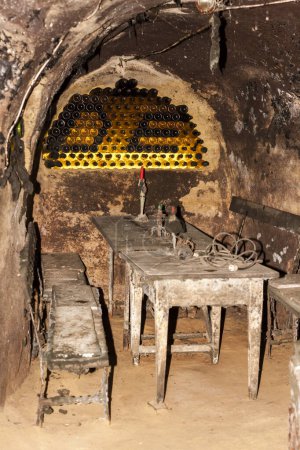 Téléchargez les photos : Intérieur de la cave à vin à Retz, Basse-Autriche, Autriche - en image libre de droit