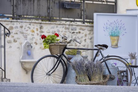 Foto de Bodegón con bicicleta en Provenza, Francia - Imagen libre de derechos
