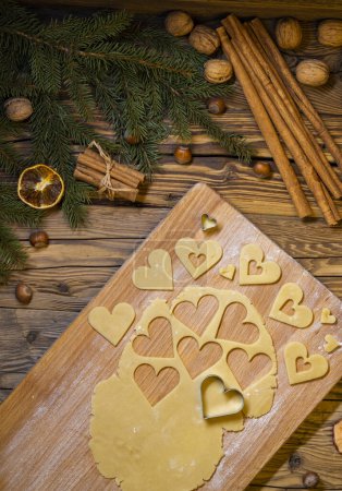 Foto de Fabricación de las galletas de Navidad - Imagen libre de derechos