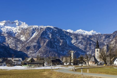 Téléchargez les photos : Stara Fuzina avec Julian Alps, Parc national du Triglav, Slovénie - en image libre de droit