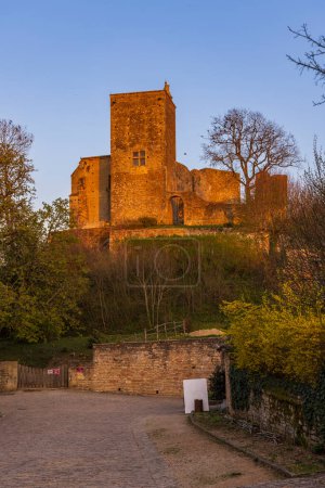 Téléchargez les photos : Brancion castle (Chateau de Brancion), Martailly-les-Brancion, Burgundy, France - en image libre de droit