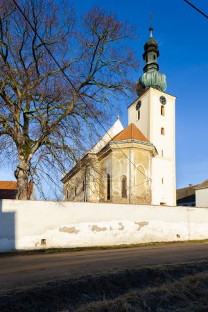 Foto de Iglesia de San Segismond en Popice, región de Znojmo, República Checa - Imagen libre de derechos