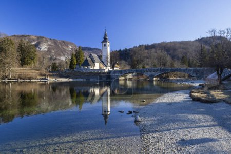Foto de Sv. Iglesia Janez Krstnik, Ribcev Laz, Bohinj, Parque Nacional de Triglav, Eslovenia - Imagen libre de derechos