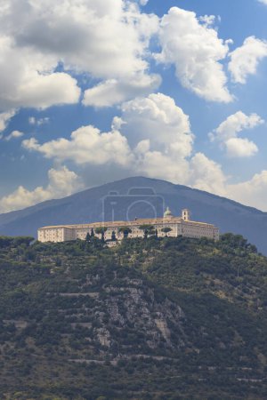 Téléchargez les photos : Abbaye de Monte Cassino dans la région du Latium, Italie - en image libre de droit