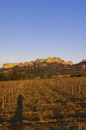 Foto de Castillo y pueblo medieval, Les Baux-de-Provence, Alpilles mountains, Provence, Francia - Imagen libre de derechos