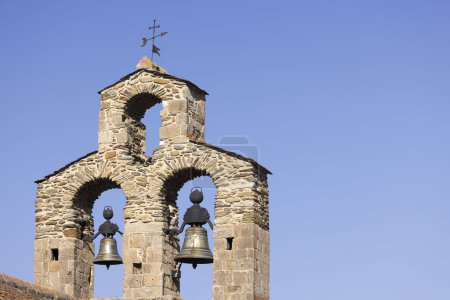Téléchargez les photos : Église Saint-Fructueux à Llo, Pyrénées-Orientales, France - en image libre de droit