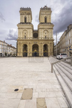 Téléchargez les photos : Cathédrale Sainte-Marie à Auch, Occitanie, France - en image libre de droit