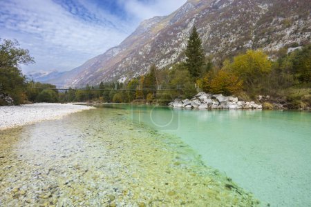 Téléchargez les photos : Paysage avec rivière près du village Bovec, Parc national Triglavski, Slovénie - en image libre de droit