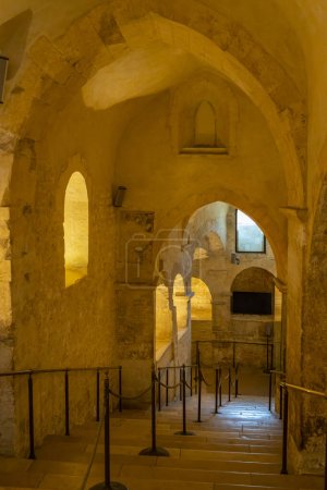 Foto de Santuario de San Michele Arcangelo, sitio UNESCO, Monte Santangelo, Puglia, Italia - Imagen libre de derechos
