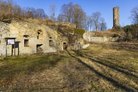 Téléchargez les photos : Châteaux inférieurs et supérieurs ruines, Podhradi près As, Bohême occidentale, République tchèque - en image libre de droit