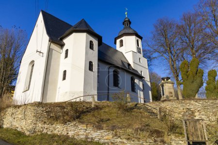 Foto de Iglesia del Buen Pastor, Podhradi cerca de As, Bohemia Occidental, República Checa - Imagen libre de derechos