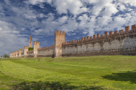 Téléchargez les photos : Murs anciens de Montagnana, province de Padoue, Vénétie, Italie - en image libre de droit