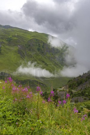 Téléchargez les photos : Paysage près de Route des Grandes Alpes, Savoie, France - en image libre de droit