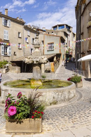 Téléchargez les photos : Architecture provençale typique, Puimichel, Provence, France - en image libre de droit