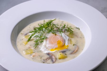 Téléchargez les photos : Cuisine tchèque typique soupe kulajda - en image libre de droit